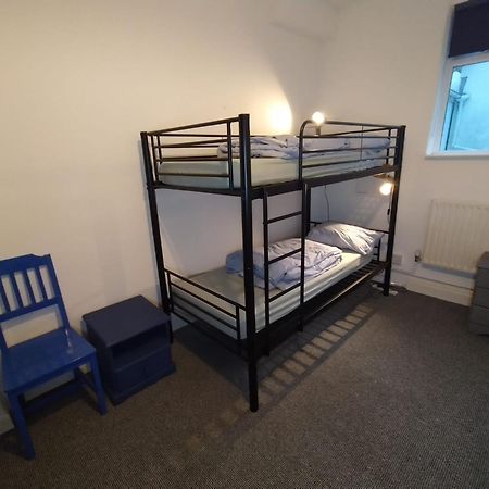 Ocean Backpackers Self-Catering Hostel Ілфракомб Екстер'єр фото