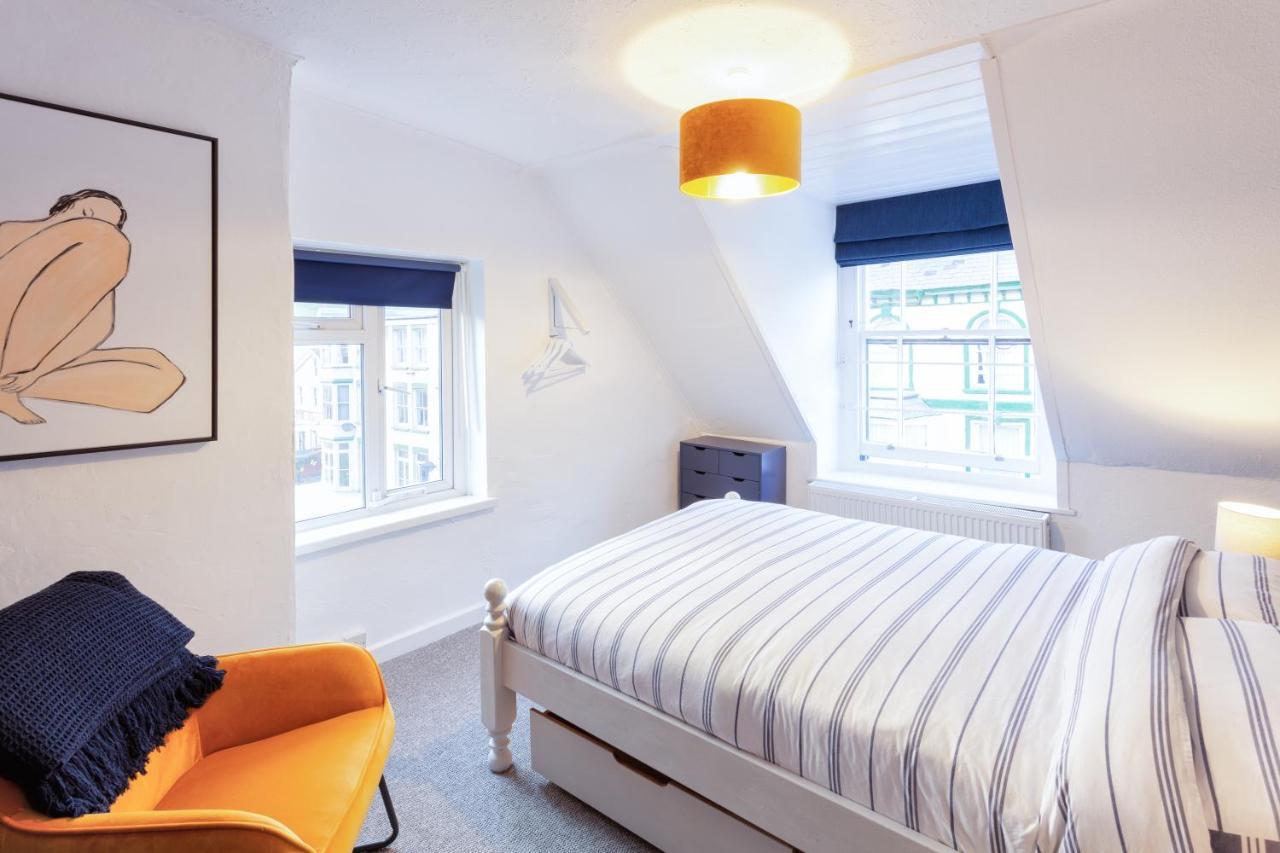 Ocean Backpackers Self-Catering Hostel Ілфракомб Екстер'єр фото