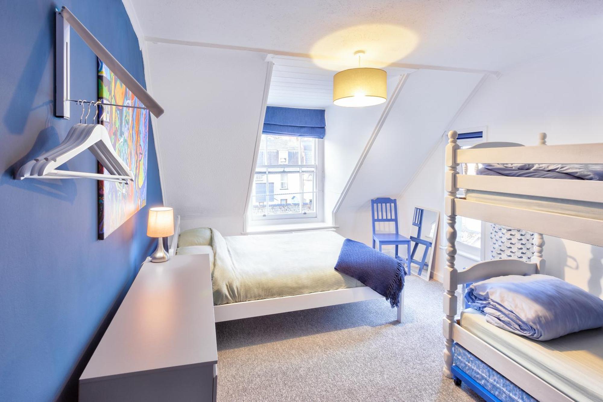 Ocean Backpackers Self-Catering Hostel Ілфракомб Екстер'єр фото
