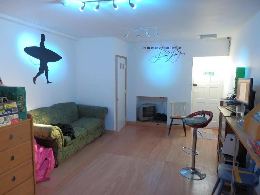 Ocean Backpackers Self-Catering Hostel Ілфракомб Екстер'єр фото