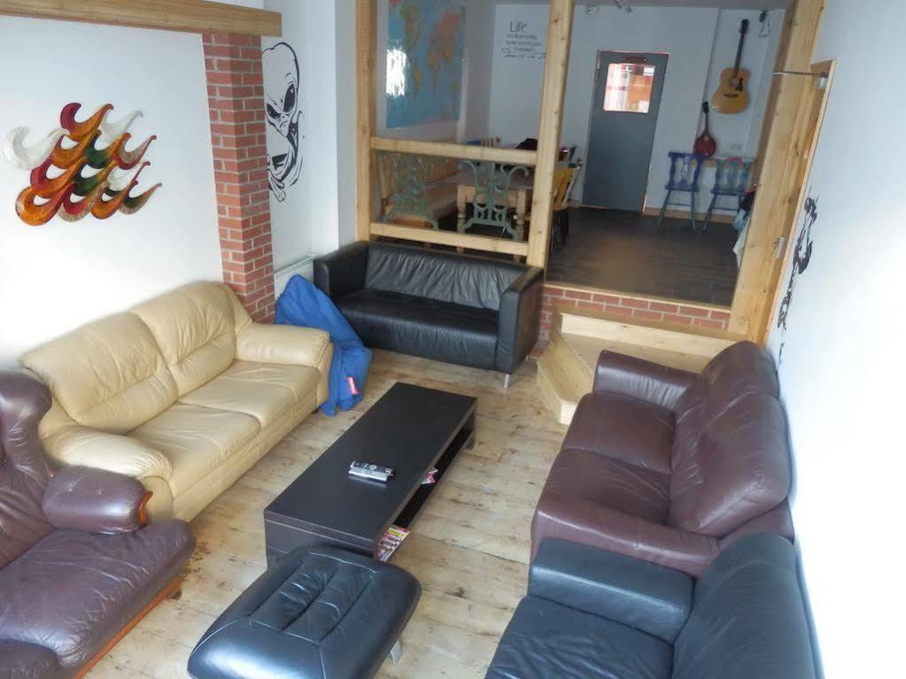 Ocean Backpackers Self-Catering Hostel Ілфракомб Екстер'єр фото