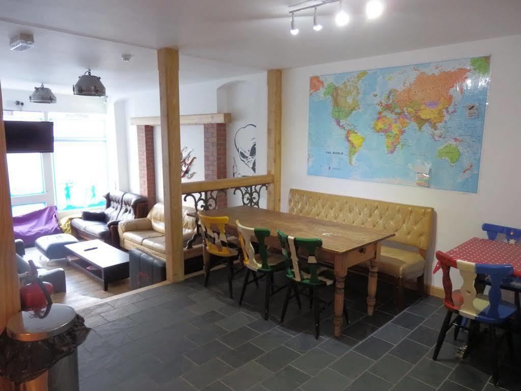 Ocean Backpackers Self-Catering Hostel Ілфракомб Екстер'єр фото